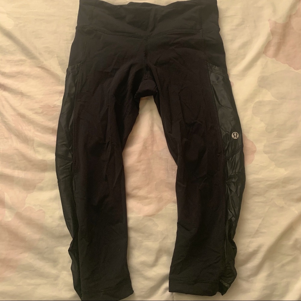 Lululemon black cropped leggings
